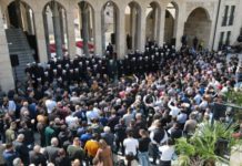 Uz masovno kršenje epidemiloških mera svečano otvoren Islamski centar Gazilar u Novom Pazaru uz-masovno-krsenje-epidemiloskih-mera-svecano-otvoren-islamski-centar-gazilar-u-novom-pazaru