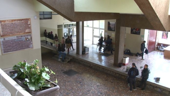 ministarstvo-prosvete:-prilikom-ocenjivanja-insistirati-na-bitnim-sadrzajima