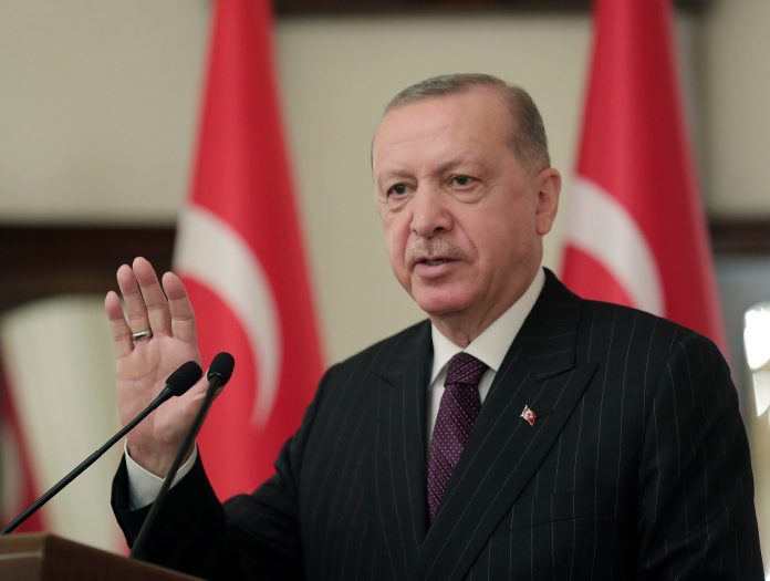 erdogan-potpuno-zatvorio-tursku