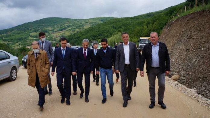 momirovic-i-buhic-najavili-nove-investicije-u-infrastrukturu-u-sandzaku momirovic-i-buhic-najavili-nove-investicije-u-infrastrukturu-u-sandzaku