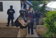 „Zora“ u Albaniji: Otkriveno imanje za marihuanu u Kroji, uhapšeno 16, potraga za 24 lica (VIDEO) „zora“-u-albaniji:-otkriveno-imanje-za-marihuanu-u-kroji,-uhapseno-16,-potraga-za-24-lica-(video)