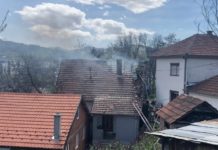 POŽAR U NOVOM PAZARU! Gori kuća u blizini vatrogasne pozar-u-novom-pazaru!-gori-kuca-u-blizini-vatrogasne