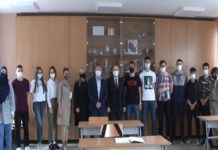 Turski konzul Bašar Bašol posetio novopazarsku Gimnaziju turski-konzul-basar-basol-posetio-novopazarsku-gimnaziju