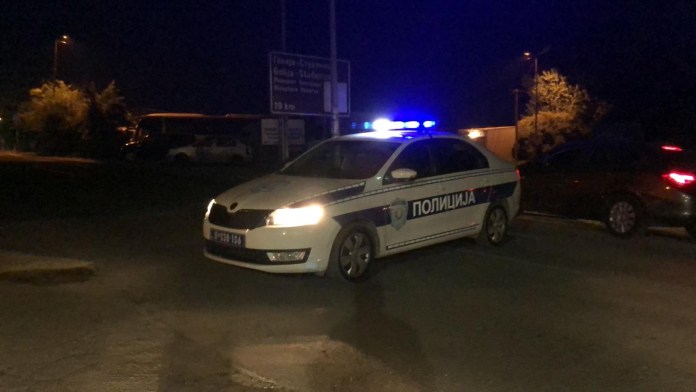 saobracajna-nesreca-u-mestu-ribarice,-policija-spasila-povredjenog