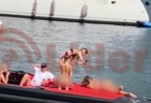 GOLE UKRAJINKE NAPRAVILE HAOS U TURSKOJ TOKOM RAMAZANA: Završile u policiji (VIDEO) gole-ukrajinke-napravile-haos-u-turskoj-tokom-ramazana:-zavrsile-u-policiji-(video)