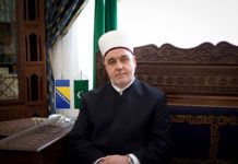 Kavazović osudio napad na Al-Aksu: Skrnavljenje svetosti džamije i uznemiravanje vjernika neprihvatljivo kavazovic-osudio-napad-na-al-aksu:-skrnavljenje-svetosti-dzamije-i-uznemiravanje-vjernika-neprihvatljivo
