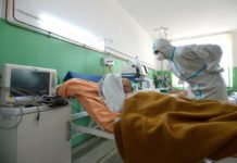 U Srbiji još 18 umrlih od kovida, novoinficiranih 901 u-srbiji-jos-18-umrlih-od-kovida,-novoinficiranih-901