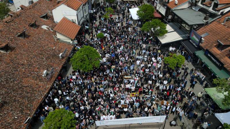 novi-pazar:-velicanstven-skup-podrske-palestini-(foto-iz-vazduha)