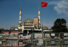 Turska ublažila mere ali policijski čas je i dalje na snazi turska-ublazila-mere-ali-policijski-cas-je-i-dalje-na-snazi