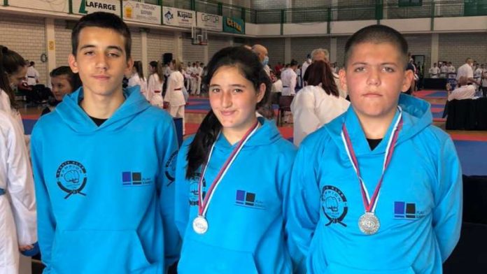 sampionu-dva-kadetska-srebra-na-kupu-srbije-u-beocinu sampionu-dva-kadetska-srebra-na-kupu-srbije-u-beocinu