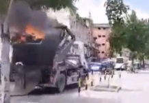 NEVEROVATNA SCENA U NOVOM PAZARU! Transport kontejnera u plamenu kroz grad (VIDEO) neverovatna-scena-u-novom-pazaru!-transport-kontejnera-u-plamenu-kroz-grad-(video)