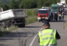 STRAVIČAN UDES KOMBIJA I KAMIONA KOD LOZNICE! Poginule četiri osobe stravican-udes-kombija-i-kamiona-kod-loznice!-poginule-cetiri-osobe