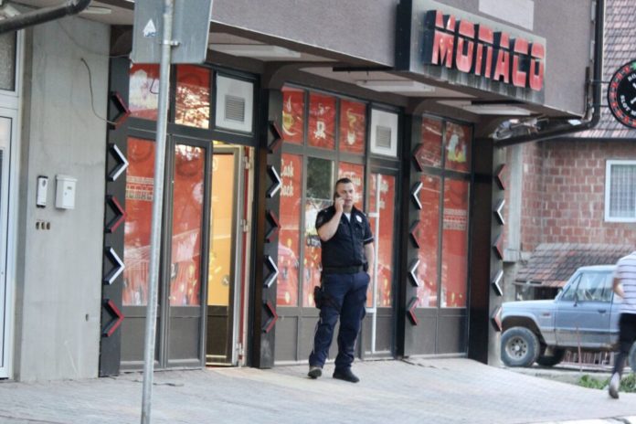 akcija-policije-u-novom-pazaru!-zatvorene-kockarnice,-oduzeta-veca-kolicina-tehnike-i-novca-(foto) akcija-policije-u-novom-pazaru!-zatvorene-kockarnice,-oduzeta-veca-kolicina-tehnike-i-novca-(foto)