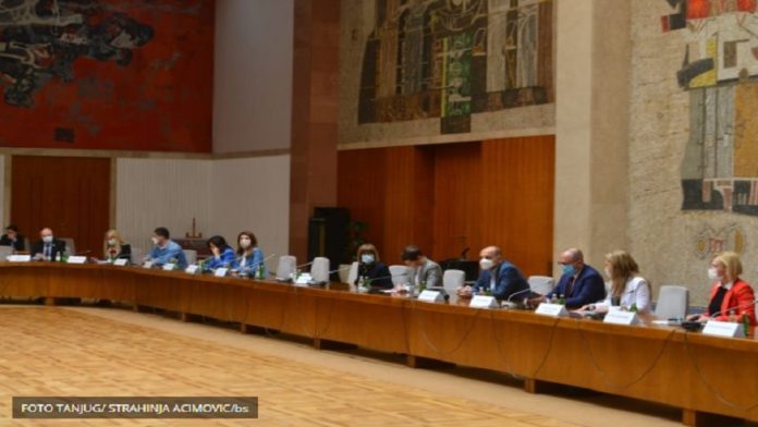 novo-popustanje-mera?-krizni-stab-zaseda-u-ponedeljak novo-popustanje-mera?-krizni-stab-zaseda-u-ponedeljak