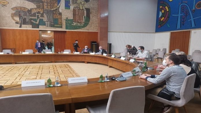 sutra-nova-sednica-kriznog-staba-–-koje-promene-se-ocekuju?