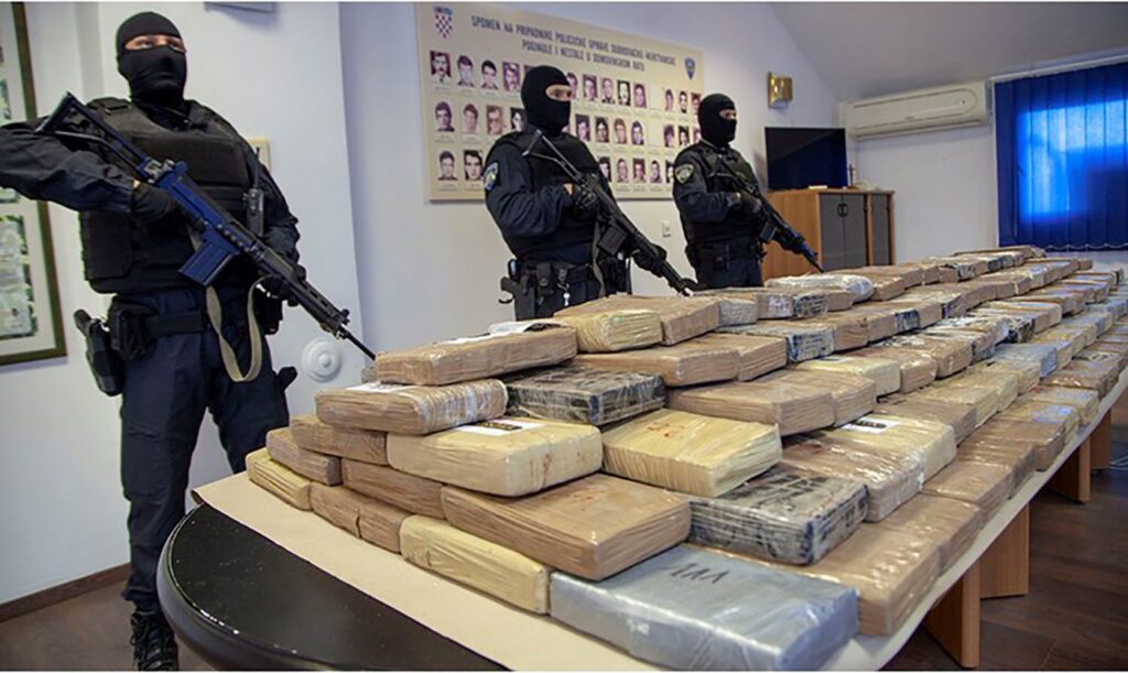 crnogorskom-klanu-zaplenili-800-kilograma-kokaina