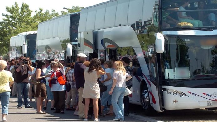 zeleno-svetlo-za-mature-i-utakmice!-djaci-ce-moci-da-idu-na-ekskurzije zeleno-svetlo-za-mature-i-utakmice!-djaci-ce-moci-da-idu-na-ekskurzije