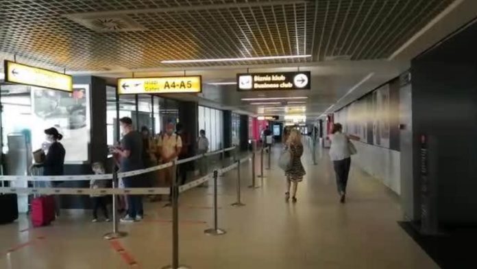 na-aerodromu-otvoren-centar-za-testiranje-na-koronu:evo-koliko-se-ceka-na-rezultate-i-koji-testovi-se-mogu-traziti! na-aerodromu-otvoren-centar-za-testiranje-na-koronu:evo-koliko-se-ceka-na-rezultate-i-koji-testovi-se-mogu-traziti!