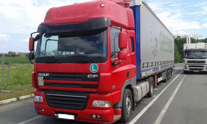 novopazarcu-zaplenjeno-vise-od-dve-tone-duvana-za-nargile novopazarcu-zaplenjeno-vise-od-dve-tone-duvana-za-nargile