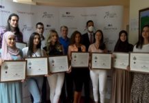 Udovičić uručio ugovore o stipendiranju najuspešnijim studentima DUNP udovicic-urucio-ugovore-o-stipendiranju-najuspesnijim-studentima-dunp