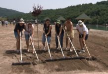 Akcijaši ORA sređuju Pazarsku plažu na jezeru Gazivode akcijasi-ora-sredjuju-pazarsku-plazu-na-jezeru-gazivode