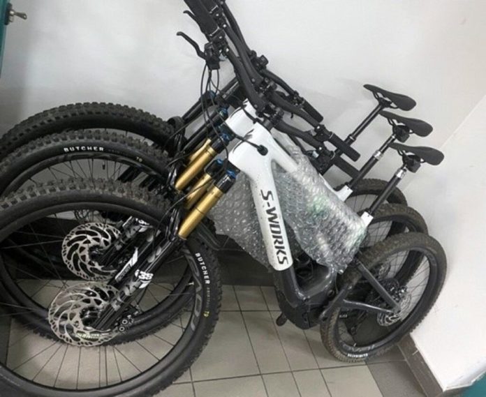 carinici-sprecili-krijumcarenje-elektricnih-bicikala-vrednosti-7000.000-dinara