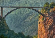 Samoubistvo skokom sa mosta na Tari samoubistvo-skokom-sa-mosta-na-tari