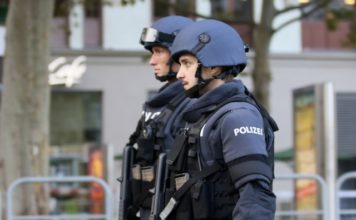 U Becu uhapšena 24 Albanca sa Kosova i iz Albanije u-becu-uhapsena-24-albanca-sa-kosova-i-iz-albanije