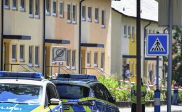 Mediji: Prevrnuo se autobus na autoputu u Nemačkoj, medju povredjenima i putnici iz Srbije mediji:-prevrnuo-se-autobus-na-autoputu-u-nemackoj,-medju-povredjenima-i-putnici-iz-srbije