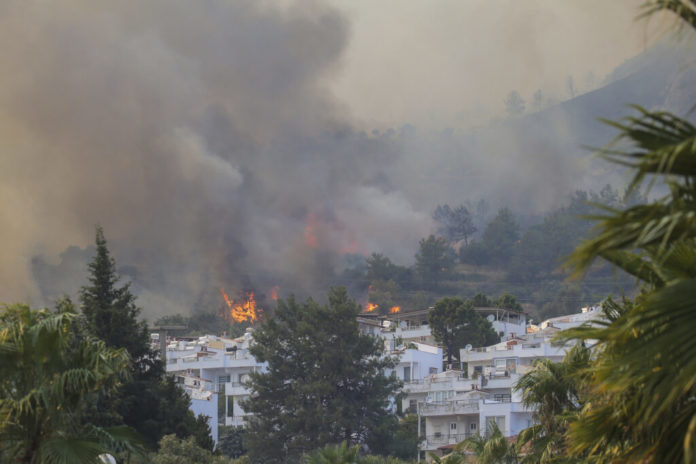 evakuacije-cetiri-naselja-u-turskoj-zbog-pozara