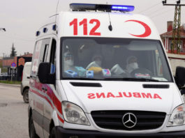 stravicna-nesreca-u-turskoj:-u-sudaru-autobusa-i-kamiona-poginulo-najmanje-devet-osoba,-30-povredjeno
