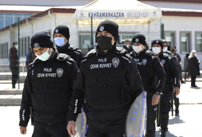 turska:-nalog-za-hapsenje-82-osobe,-mahom-pripadnika-vojske