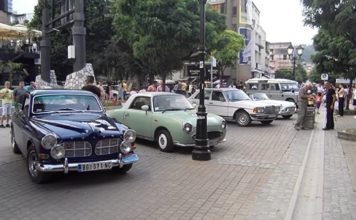 Novopazarci videli izložbu starovremenskih automobila novopazarci-videli-izlozbu-starovremenskih-automobila