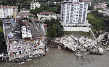 Turska: Broj stradalih u poplavama porastao na 44 turska:-broj-stradalih-u-poplavama-porastao-na-44