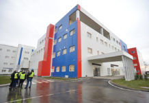 Batajnica se puni, najviše mladih nevakcinisanih pacijenata batajnica-se-puni,-najvise-mladih-nevakcinisanih-pacijenata