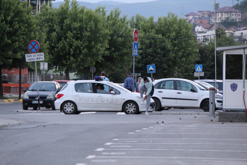 uhapsena-novopazarka-zbog-napada-na-policajca