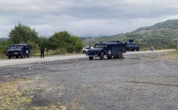 I dalje blokirani prelazi Jarinje i Brnjak i-dalje-blokirani-prelazi-jarinje-i-brnjak