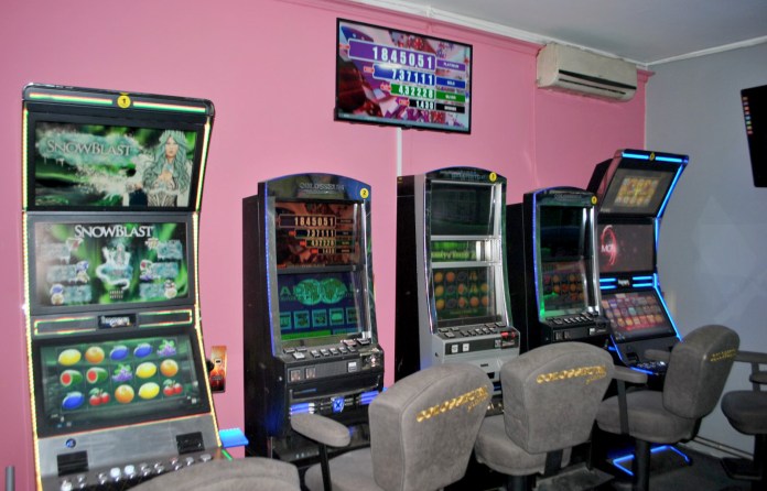 nastavljena-akcija-suzbijanja-nelegalinh-kockarnica!-oduzete-tombole,-krivicne-prijave-protiv-cetiri-osobe nastavljena-akcija-suzbijanja-nelegalinh-kockarnica!-oduzete-tombole,-krivicne-prijave-protiv-cetiri-osobe