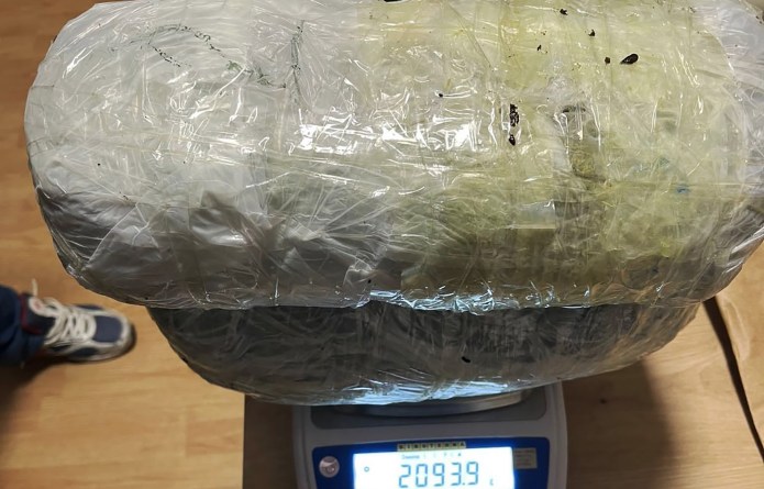 hapsenje-u-novom-pazaru!-policija-kod-muskarca-iz-raske-pronasla-vecu-kolicinu-droge hapsenje-u-novom-pazaru!-policija-kod-muskarca-iz-raske-pronasla-vecu-kolicinu-droge