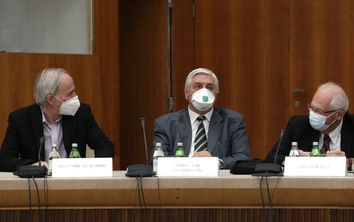 tiodorovic:-medicinski-deo-staba-predlozio-onlajn-nastavu!-broj-obolele-dece-u-skolama-duplo-veci-od-prijavljenog tiodorovic:-medicinski-deo-staba-predlozio-onlajn-nastavu!-broj-obolele-dece-u-skolama-duplo-veci-od-prijavljenog