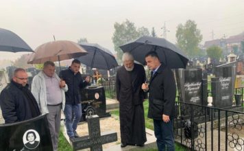 Gradonačelnik sa saradnicima obišao porušene spomenike na Šestovu gradonacelnik-sa-saradnicima-obisao-porusene-spomenike-na-sestovu