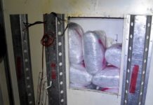 Policija kod Kraljeva u kamionu pronašla 321 kilogram marihuane (FOTO) policija-kod-kraljeva-u-kamionu-pronasla-321-kilogram-marihuane-(foto)