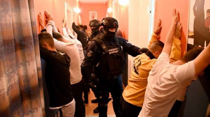 hapsenja-i-u-novom-pazaru,-policija-uhapsila-sedam-osoba-zbog-krijumcarenja-ljudi