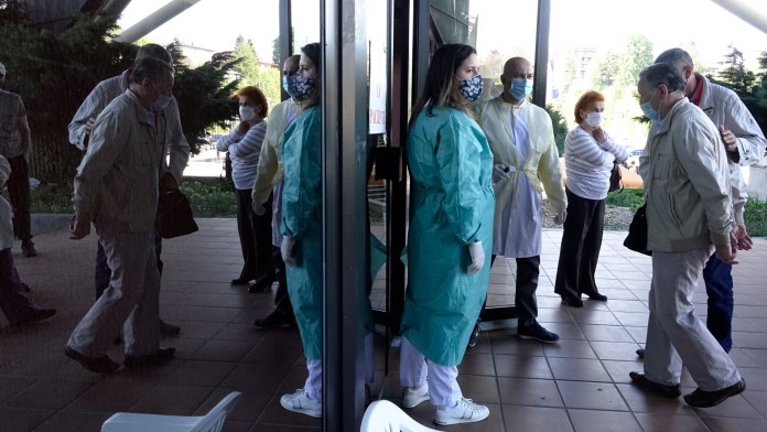 epidemija-korona-virusa-u-zemljama-regiona-se-i-dalje-ne-smiruje epidemija-korona-virusa-u-zemljama-regiona-se-i-dalje-ne-smiruje