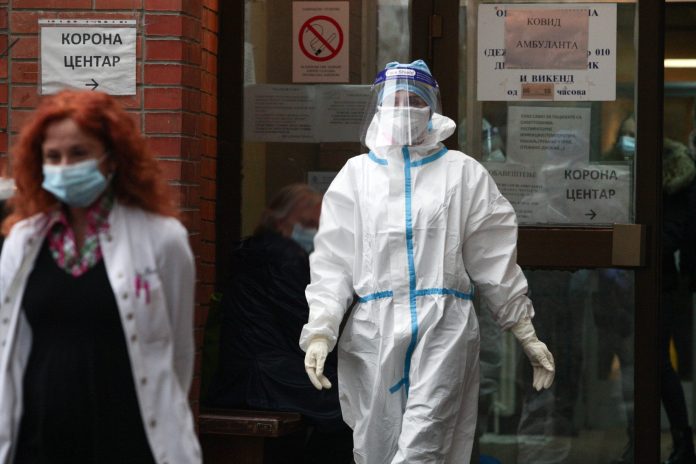 u-srbiji-54-osobe-umrle-od-kovida-19,-novoinficirane-3.033-osobe u-srbiji-54-osobe-umrle-od-kovida-19,-novoinficirane-3.033-osobe