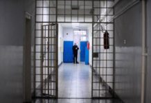 Policajcu pravosnažno tri godine zatvora zbog lažnih pasoša policajcu-pravosnazno-tri-godine-zatvora-zbog-laznih-pasosa