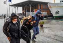 Oluja rušila po Istanbulu, poginule četiri osobe oluja-rusila-po-istanbulu,-poginule-cetiri-osobe