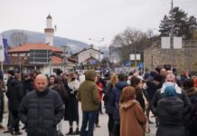 Protesti u Novom Pazaru! Blokiran kružni tok (FOTO) protesti-u-novom-pazaru!-blokiran-kruzni-tok-(foto)