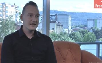 O NJIMA ĆE SE TEK PRIČATI- Pesnik Ljubomir Jeremić (VIDEO) o-njima-ce-se-tek-pricati-pesnik-ljubomir-jeremic-(video)