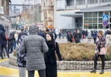 Završen protest u centru Novog Pazara uz manji incident (FOTO/VIDEO) zavrsen-protest-u-centru-novog-pazara-uz-manji-incident-(foto/video)